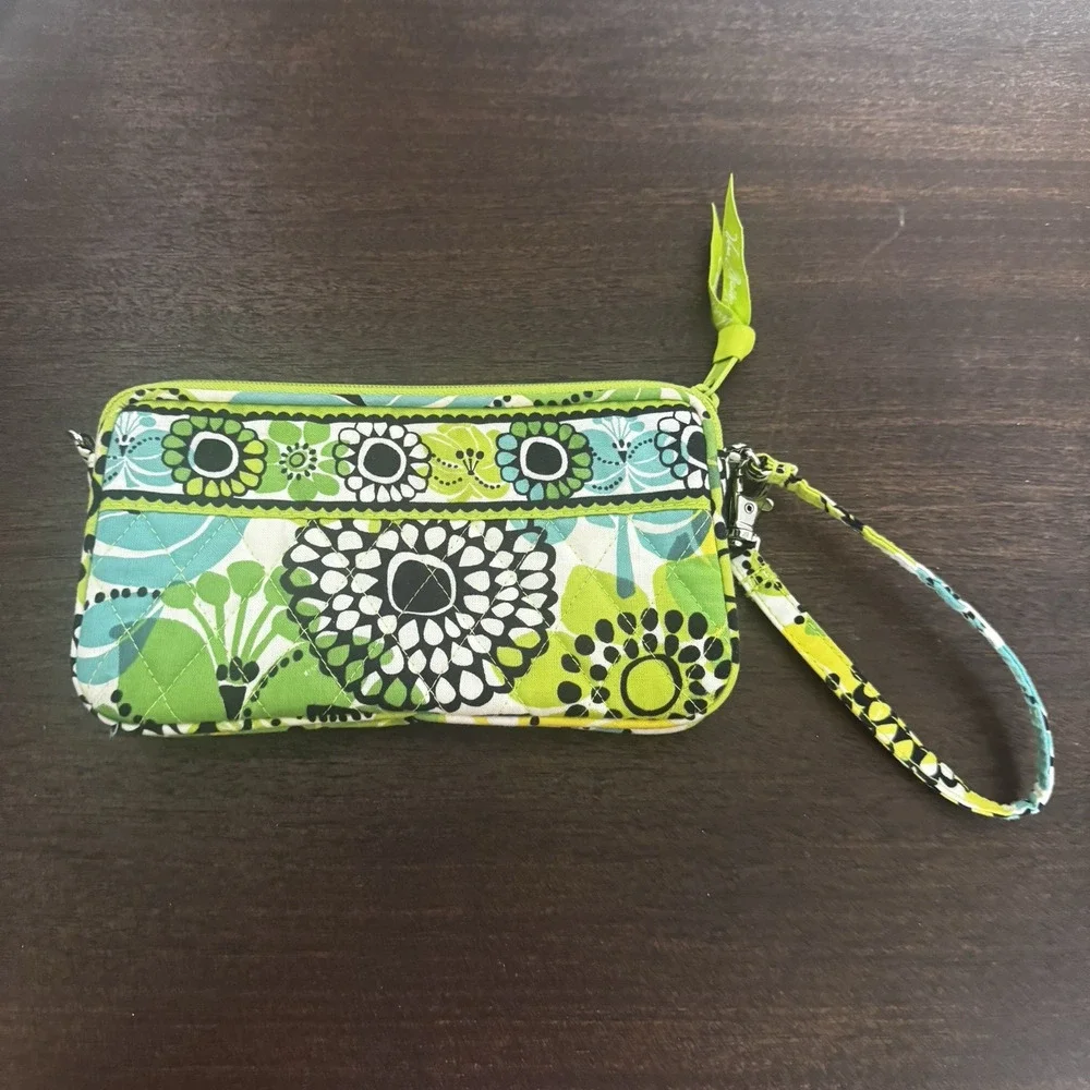 Vera‎ Bradley Limes Up Wristlet Zip Wallet Phone Case Credit Card Slots Retired